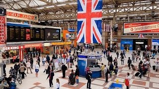 A Walk Through The London Victoria Station London England [upl. by Otrebire279]